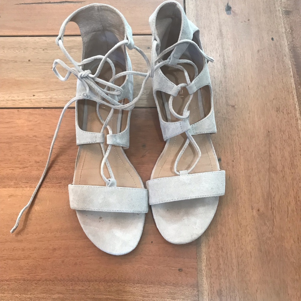 Tahari gladiator style sandal size 7